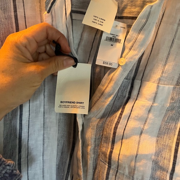NWT 100% linen boyfriend, button down shirt. Women’s size medium. - Picture 3 of 3